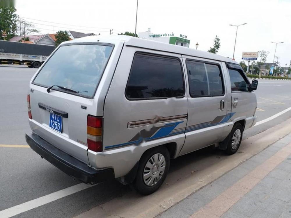 Toyota Van 1990 - Cần bán lại xe Toyota Van đời 1990, màu bạc, nhập khẩu nguyên chiếc, 60tr