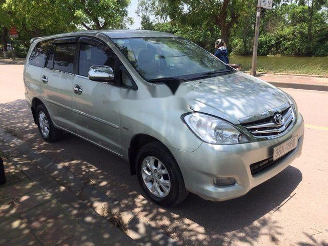 Toyota Innova G 2008 - Cần bán Toyota Innova sản xuất 2008, màu bạc, giá chỉ 328 triệu