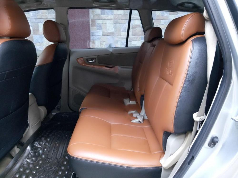 Toyota Innova G 2009 - Cần bán Toyota Innova 2.0 sản xuất 2009, màu bạc chính chủ, 400tr