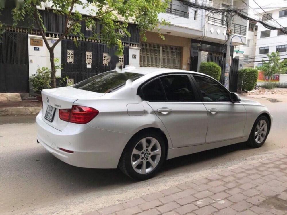 BMW 3 Series 328i 2013 - Bán xe BMW 3 Series 328i sản xuất năm 2013, màu trắng, nhập khẩu