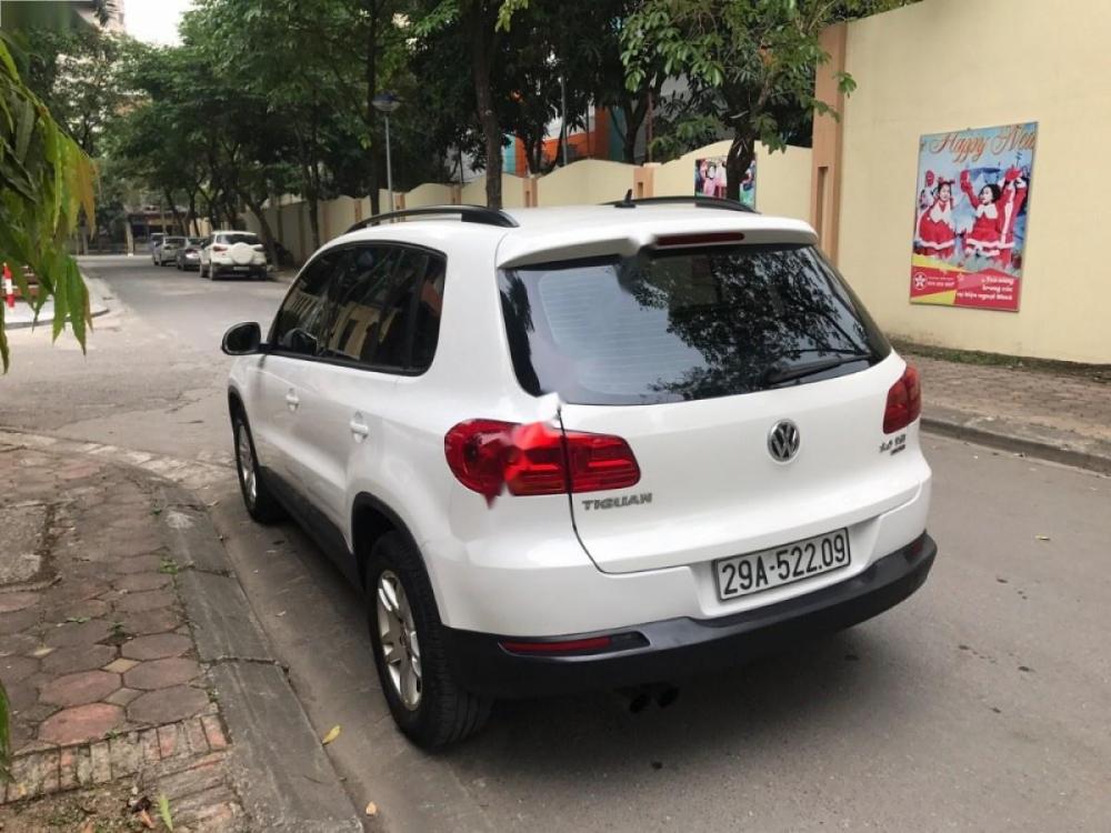 Volkswagen Tiguan 2.0 AT 2011 - Cần bán xe Volkswagen Tiguan 2.0 AT năm 2011, màu trắng, xe nhập, 651 triệu