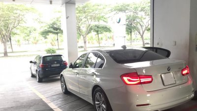 BMW 3 Series 320i  2015 - Bán xe BMW 3 Series sản xuất năm 2015, màu trắng, nhập khẩu như mới