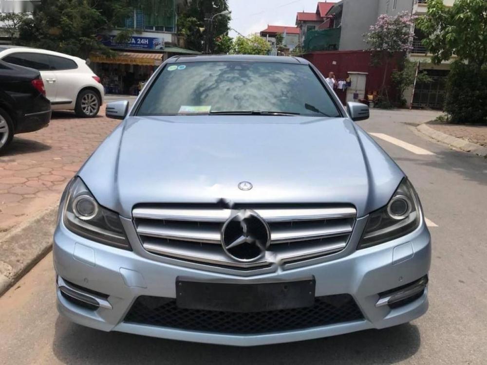 Mercedes-Benz C class 2013 - Bán Mercedes đời 2013, màu bạc số tự động, 920 triệu