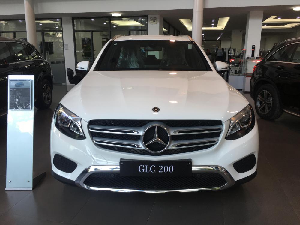 Mercedes-Benz GLC-Class 200 2018 - Bán ô tô Mercedes GLC 200 năm sản xuất 2018, màu trắng, nhập khẩu