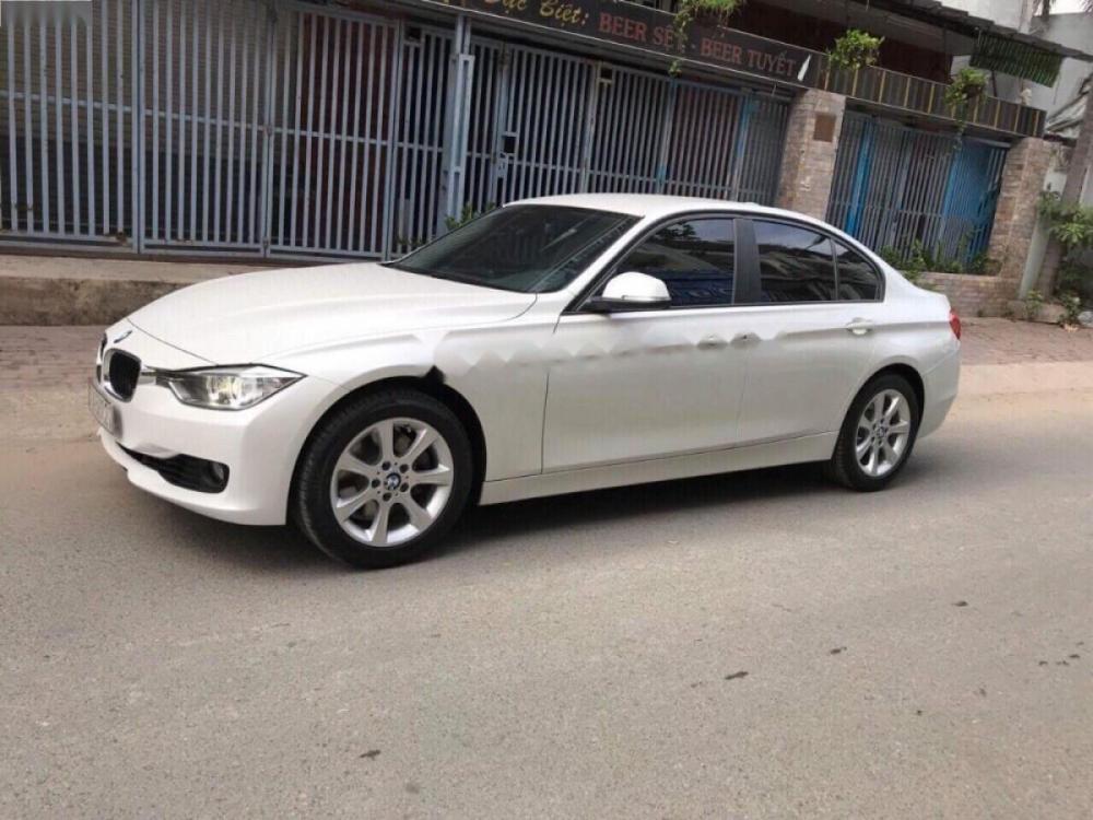 BMW 3 Series 328i 2013 - Bán xe BMW 3 Series 328i sản xuất năm 2013, màu trắng, nhập khẩu