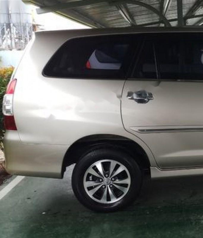 Toyota Innova 2.0E 2015 - Cần bán Toyota Innova 2.0E sản xuất 2015, 602 triệu