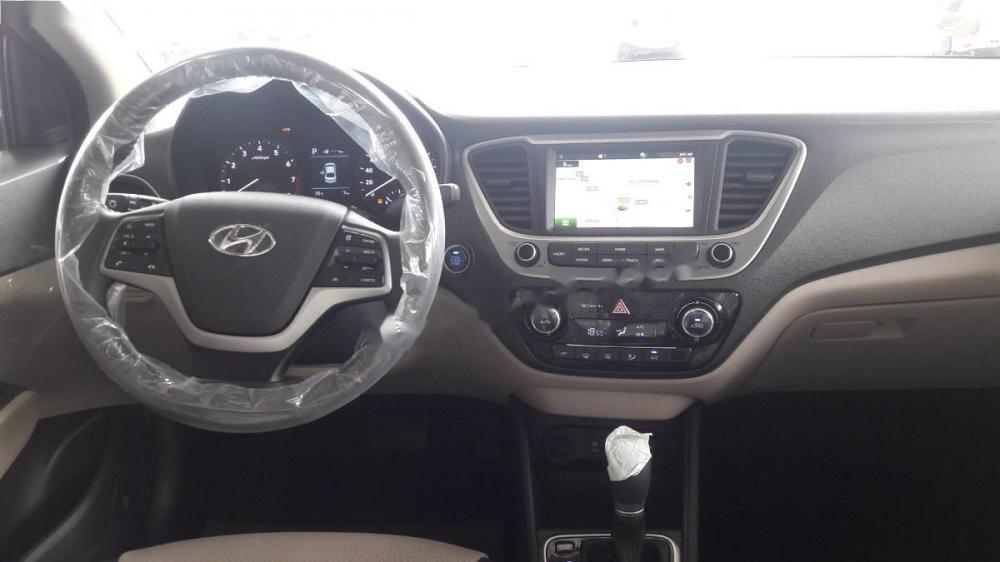 Hyundai Accent 2018 - Bán xe Hyundai Accent năm sản xuất 2018, màu trắng