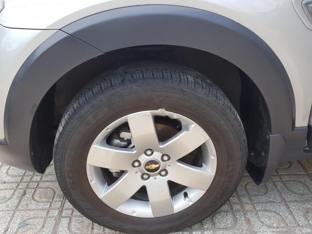 Chevrolet Captiva LT Maxx 2.4 MT 2009 - Cần bán gấp Chevrolet Captiva LT Maxx đời 2009