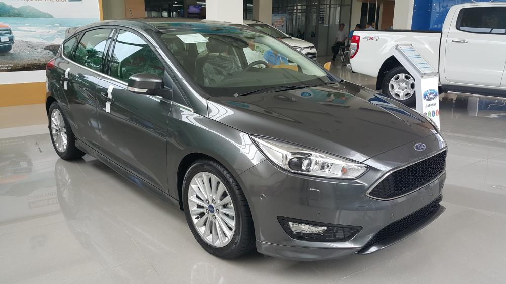 Ford Focus Trend 1.5L Ecoboost 2018 - Bán xe Ford Focus 2018, xe đủ màu, hỗ trợ mua xe trả góp có lợi