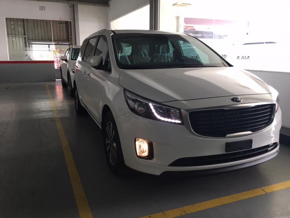 Kia Sedona 2018 - Bán Kia Sedona 2018 mới, hỗ trợ trả góp lên đến 80% giá trị xe trong vòng 8 năm
