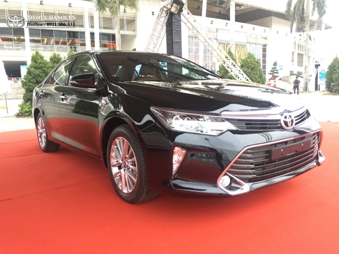 Toyota Camry 2.0E 2018 - Bán xe Toyota Camry 2.0E đời 2018, màu đen, giá tốt, KM hấp dẫn, trả góp lãi suất thấp