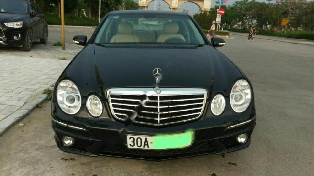 Mercedes-Benz E class E240 2005 - Gia đình bán Mercedes E240 đời 2005, màu đen