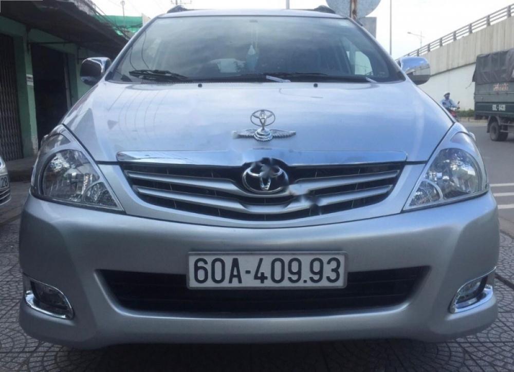 Toyota Innova G 2010 - Cần bán xe Toyota Innova G đời 2010, màu bạc chính chủ, 450 triệu