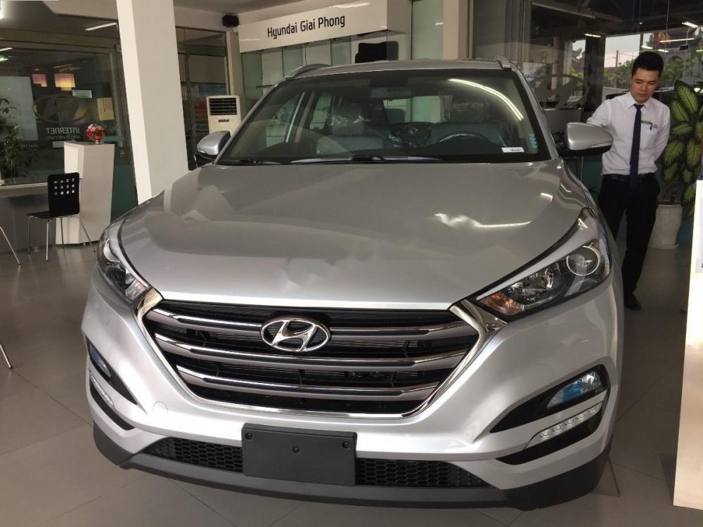 Hyundai Tucson 2018 - Cần bán xe Hyundai Tucson sản xuất năm 2018, màu bạc, 753tr