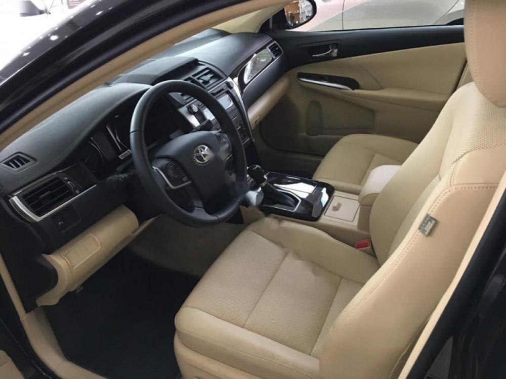 Toyota Camry 2.0E 2018 - Cần bán Toyota Camry 2.0E năm sản xuất 2018, màu đen, giá 980tr