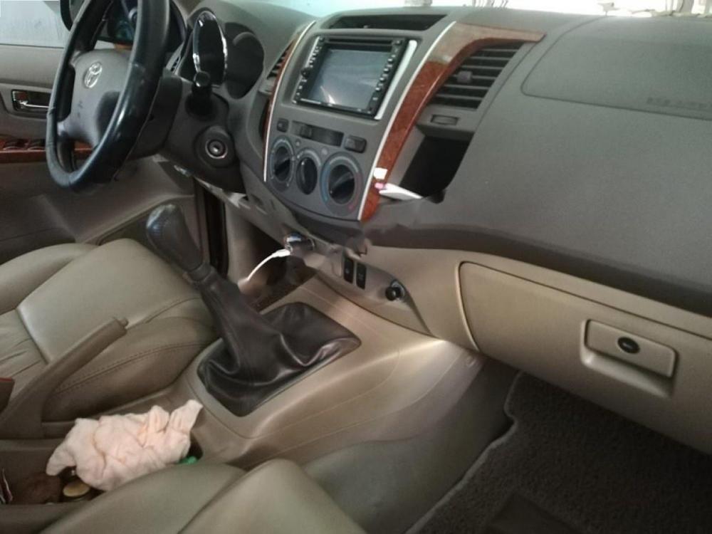 Toyota Fortuner 2.5G 2012 - Cần bán Toyota Fortuner 2.5G sản xuất 2012, màu đen, giá chỉ 780 triệu