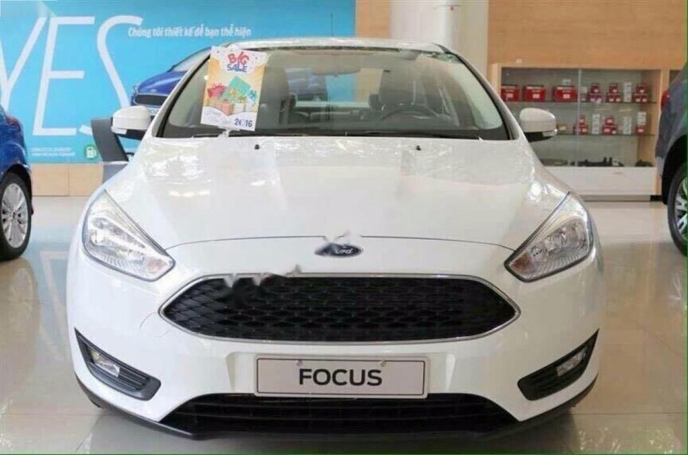 Ford Focus Trend 1.5L 2018 - Bán ô tô Ford Focus Trend 1.5L năm 2018, màu trắng