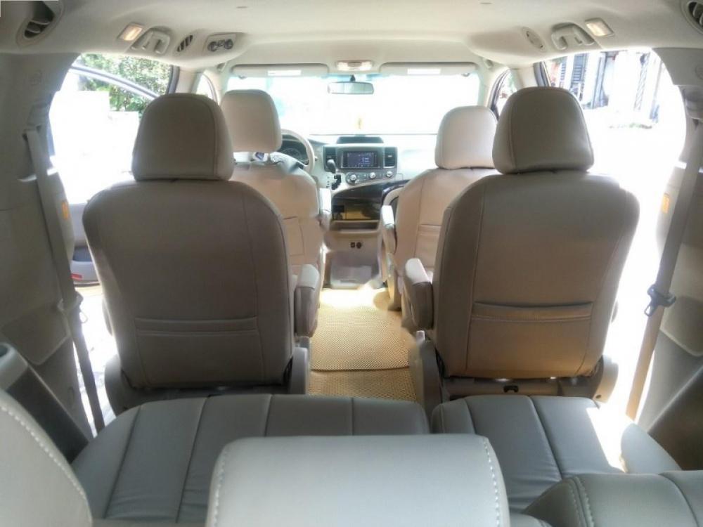 Toyota Sienna 2.7LE 2011 - Bán Toyota Sienna 2.7LE năm 2011, màu vàng, xe nhập