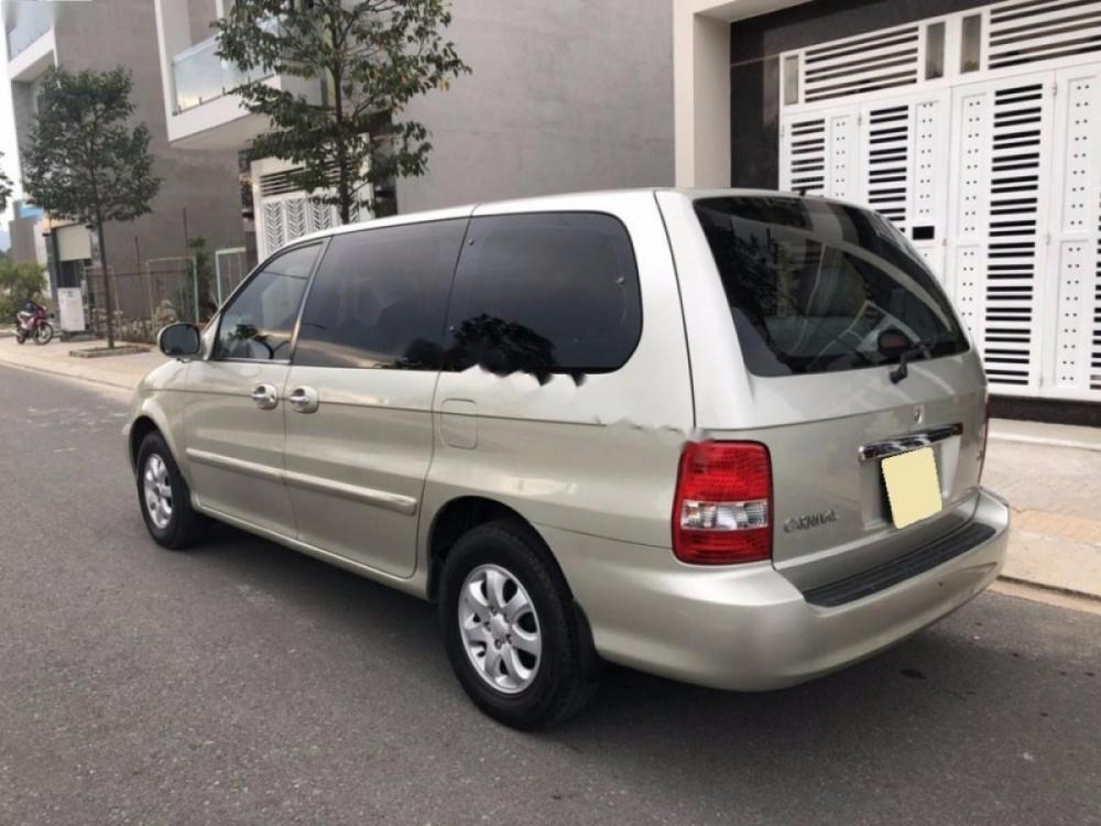 Kia Carnival GS 2.5 AT 2009 - Bán Kia Carnival GS 2.5 AT năm 2009 xe gia đình giá cạnh tranh