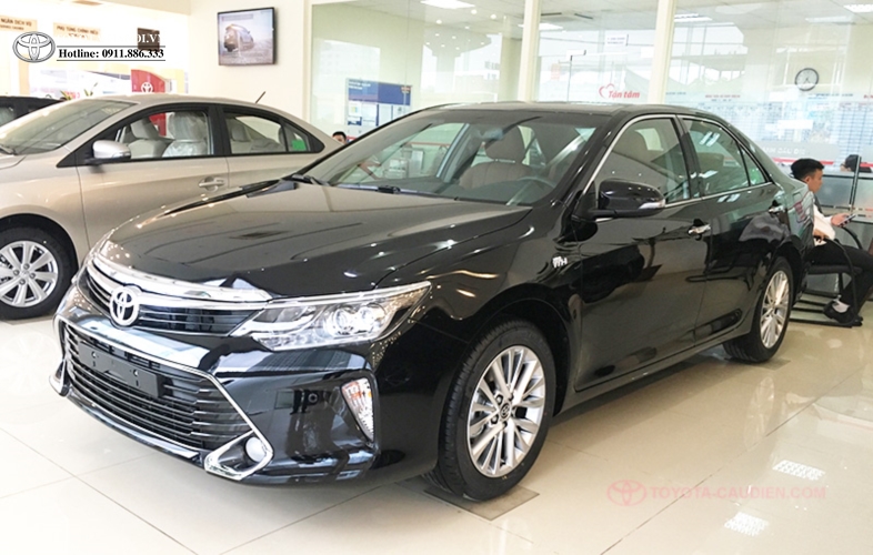 Toyota Camry 2.0E 2018 - Bán xe Toyota Camry 2.0E đời 2018, màu đen, giá tốt, KM hấp dẫn, trả góp lãi suất thấp