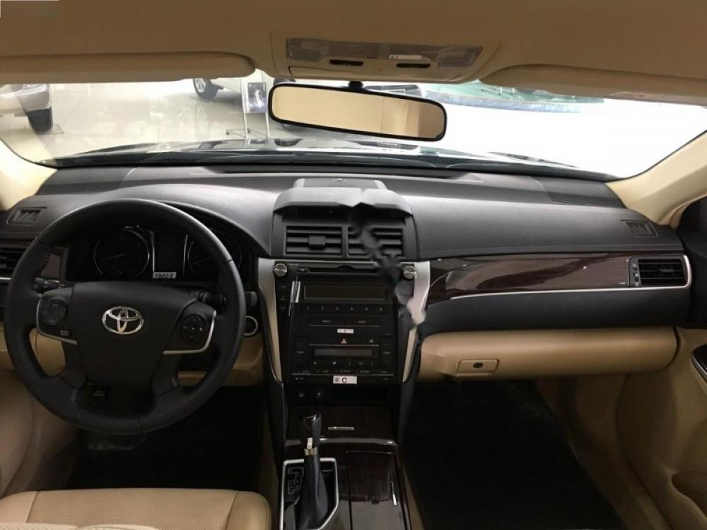 Toyota Camry 2.0E 2018 - Cần bán Toyota Camry 2.0E năm sản xuất 2018, màu đen, giá 980tr