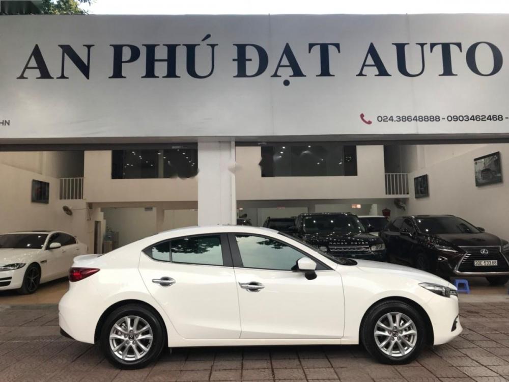 Mazda 3 1.5 AT 2018 - Bán xe Mazda 3 1.5 AT sản xuất 2018, màu trắng số tự động giá cạnh tranh