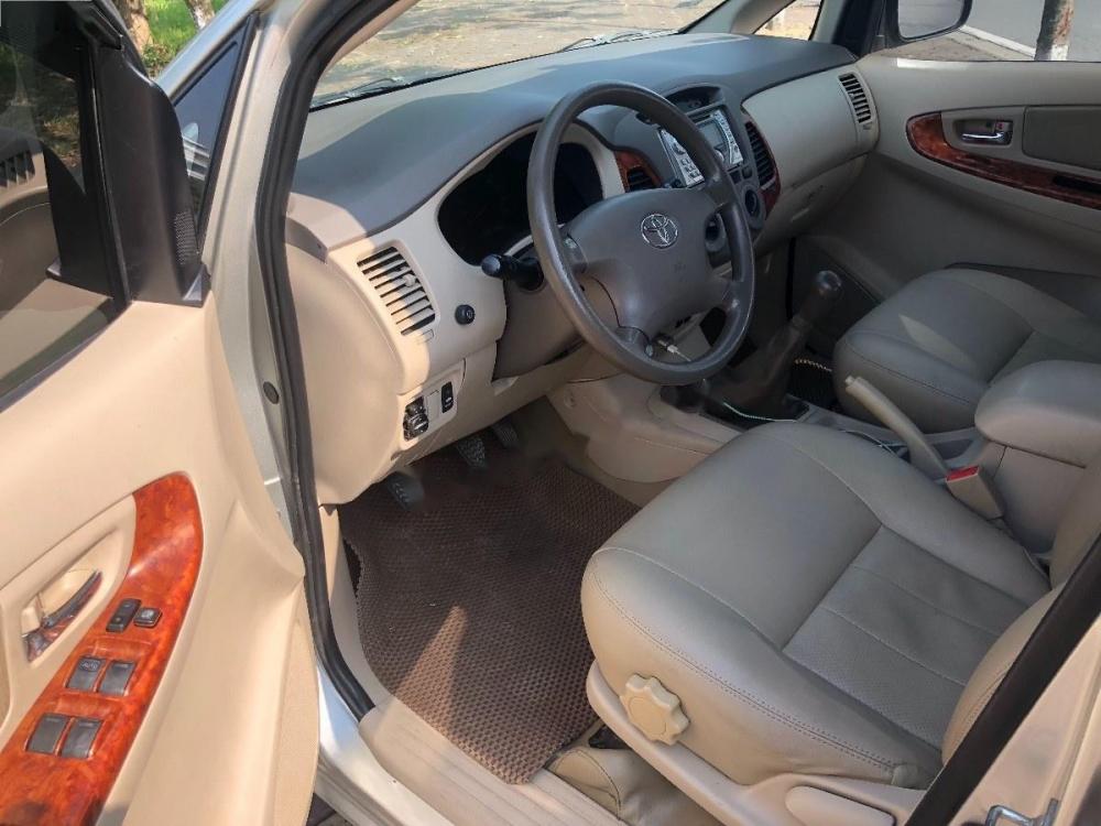 Toyota Innova G 2008 - Cần bán Toyota Innova G đời 2008, màu bạc