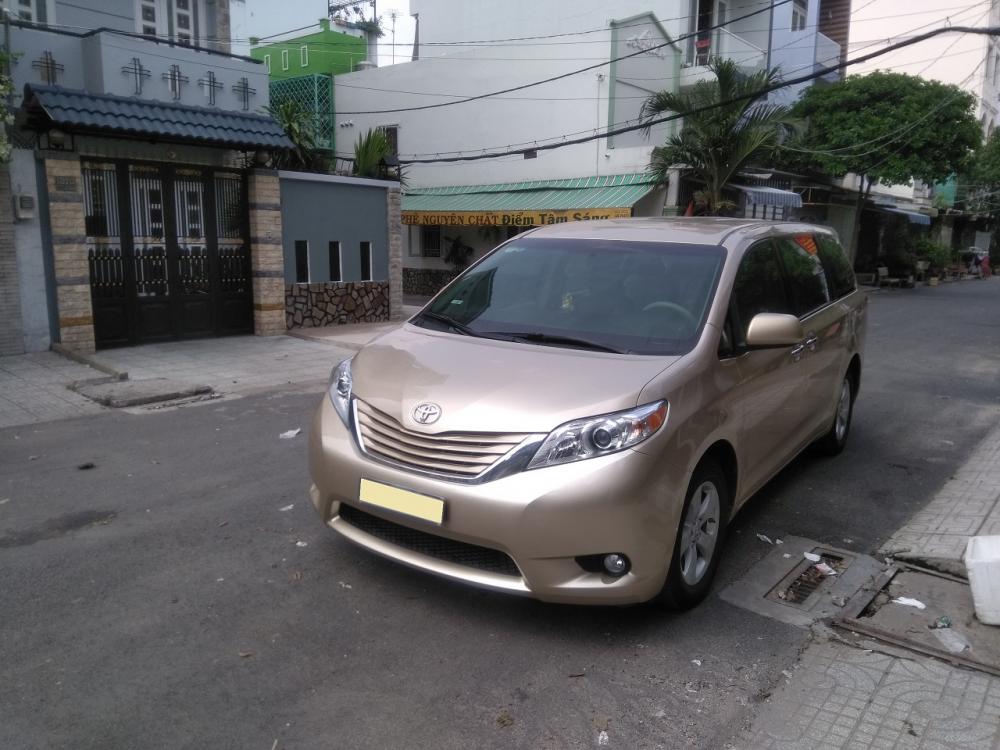 Toyota Sienna LE 2011 - Cần bán xe Toyota Sienna 2011 màu vàng nhập khẩu Mỹ