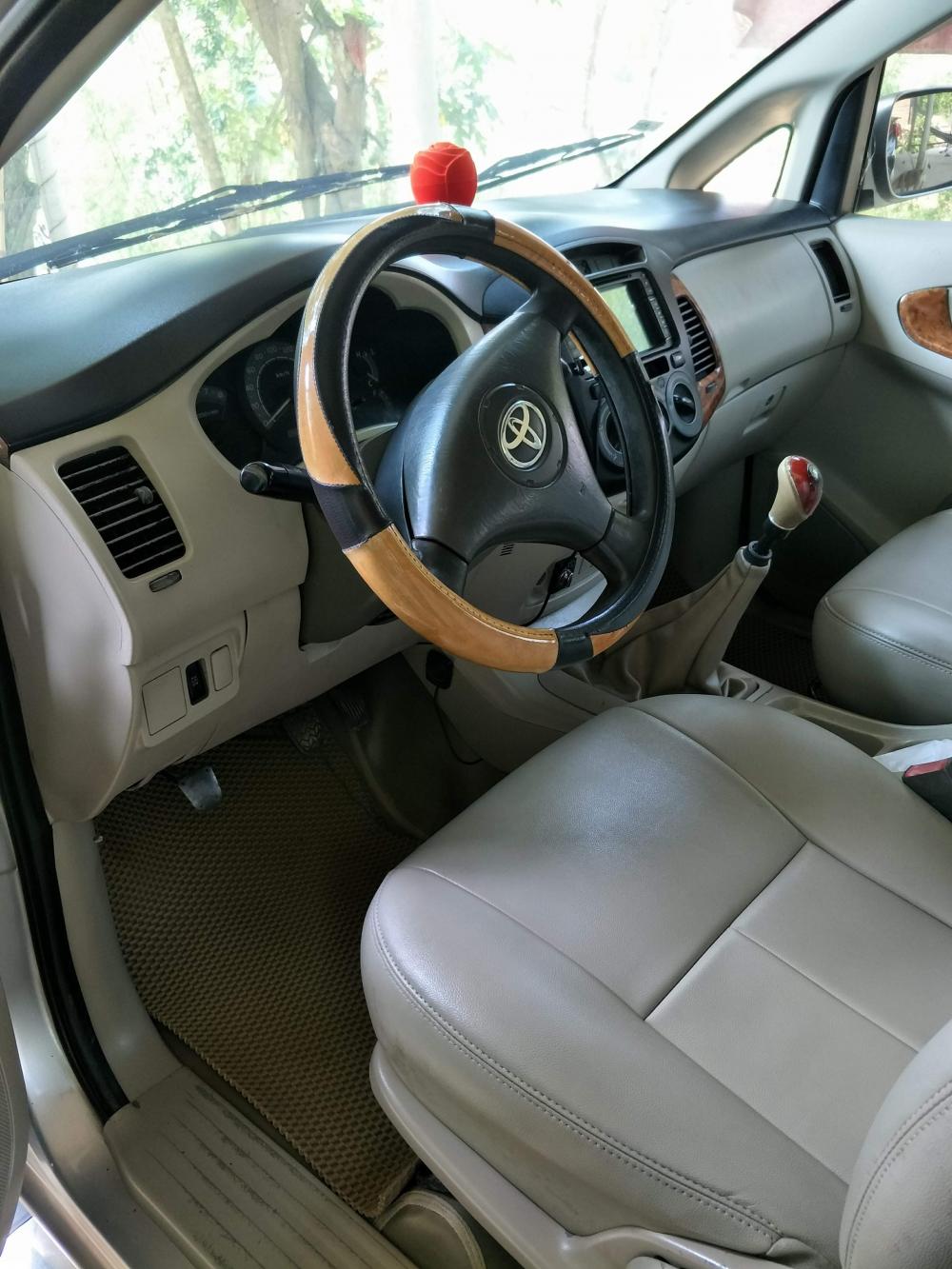 Toyota Innova G 2008 - Cần bán xe Toyota Innova G năm sản xuất 2008, màu bạc