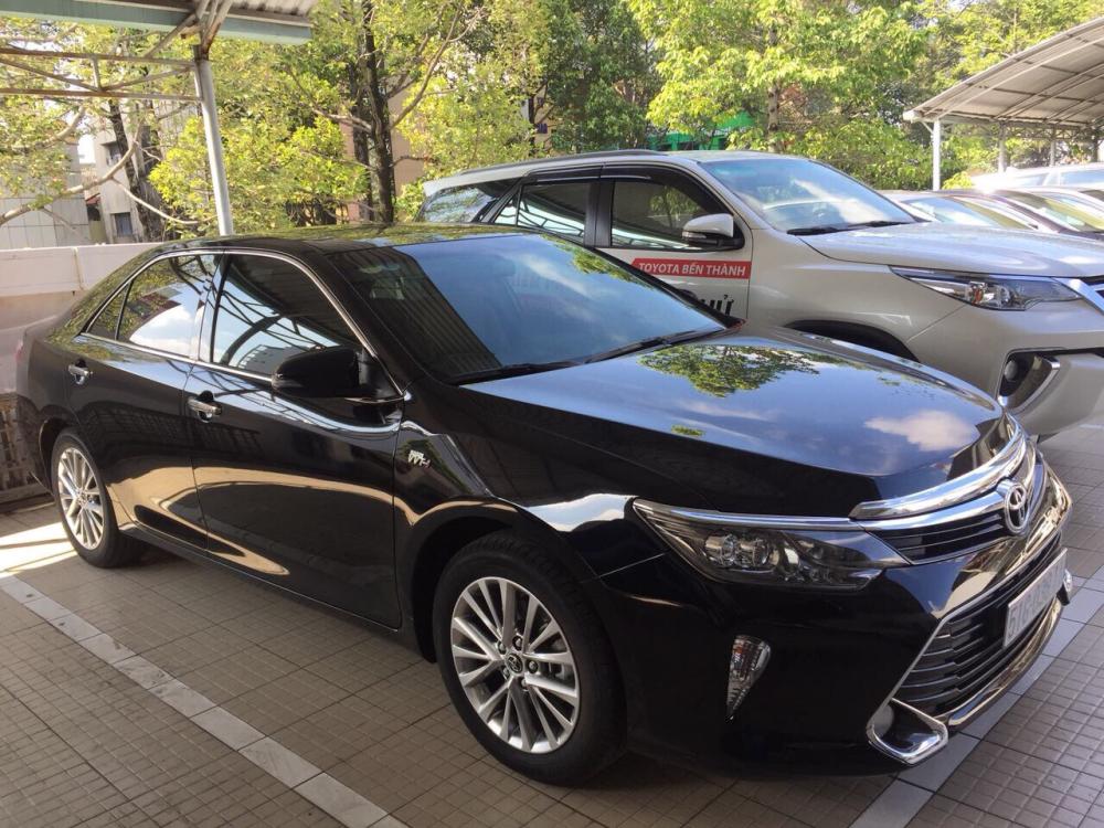 Toyota Camry 2.5Q 2018 - Bán Camry 2.5Q 2018 hàng hiếm mới 99,9% xe chạy mới 1000km (Tặng trước bạ). Hỗ trợ vay 80% ngân hàng