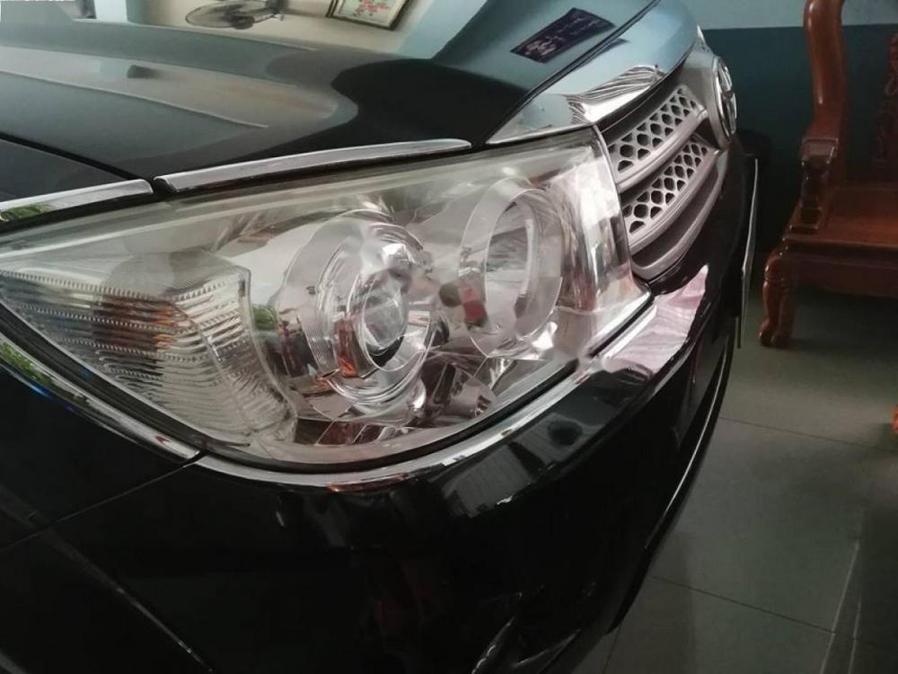 Toyota Fortuner 2.5G 2012 - Cần bán Toyota Fortuner 2.5G sản xuất 2012, màu đen, giá chỉ 780 triệu