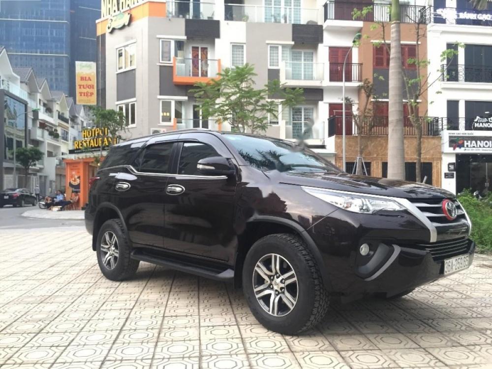 Toyota Fortuner 2.4G 4x2 MT 2017 - Bán Toyota Fortuner 2.4G 4x2 MT năm 2017, màu nâu, nhập khẩu 