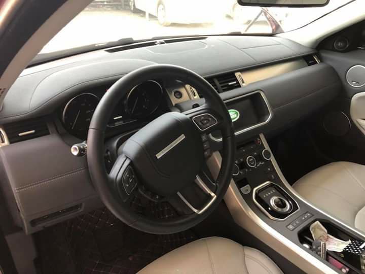 LandRover Evoque 2017 - Cần bán xe LandRover Evoque sản xuất 2017, màu đỏ, xe nhập