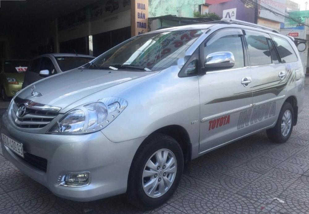 Toyota Innova G 2010 - Cần bán xe Toyota Innova G đời 2010, màu bạc chính chủ, 450 triệu