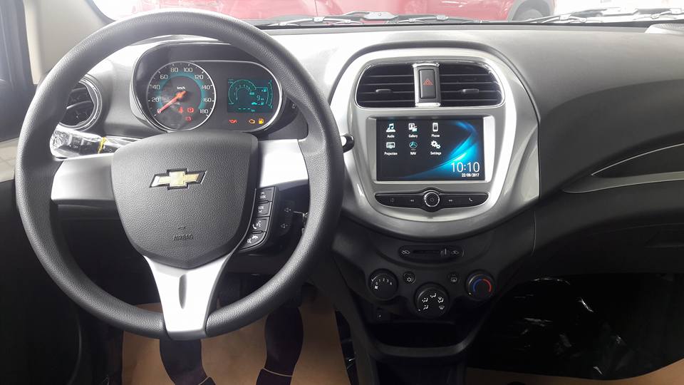 Chevrolet Spark LT 2018 - Bán Chevrolet Spark mới vay 90% - Hỗ trợ thêm cho anh em chạy Grab - LH 0912844768