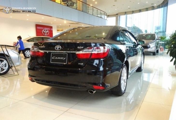 Toyota Camry 2.0E 2018 - Bán xe Toyota Camry 2.0E đời 2018, màu đen, giá tốt, KM hấp dẫn, trả góp lãi suất thấp