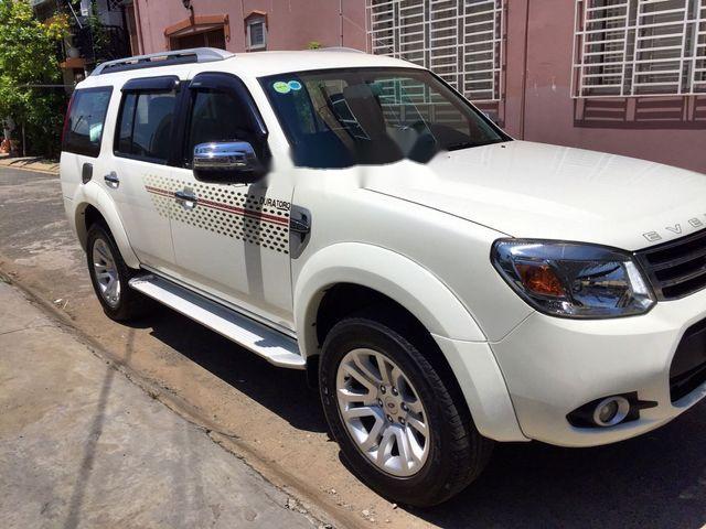 Ford Everest 2015 - Bán xe Ford Everest năm sản xuất 2015, màu trắng số sàn, giá 690tr