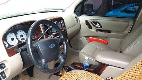 Ford Escape   3.0 AT  2004 - Bán Ford Escape 3.0 AT đời 2004, màu vàng cát