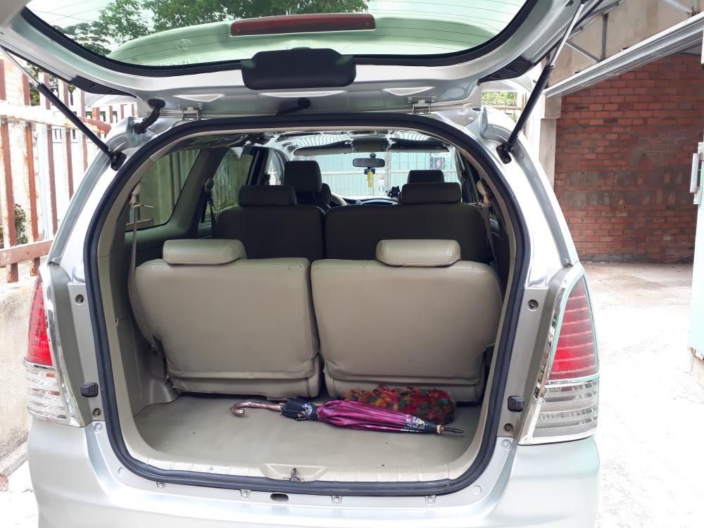 Toyota Innova G 2009 - Cần bán Toyota Innova G 2009, màu bạc xe gia đình, 390 triệu