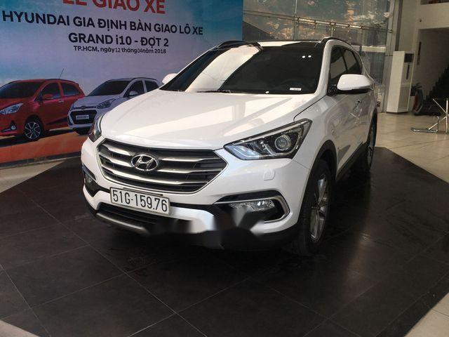 Hyundai Santa Fe 2018 - Cần bán Hyundai Santa Fe năm sản xuất 2018, màu trắng, giá tốt