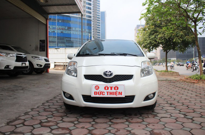 Toyota Yaris 1.3 AT 2009 - Cần bán Toyota Yaris 1.3 AT sản xuất năm 2009, màu trắng, nhập khẩu chính chủ