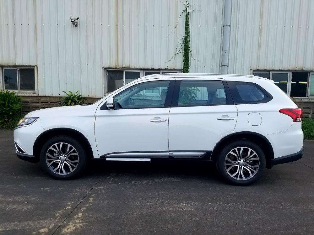 Mitsubishi Outlander 2.0 CVT 2018 - Bán xe Mitsubishi Outlander 2.0 CVT đời 2018, màu trắng