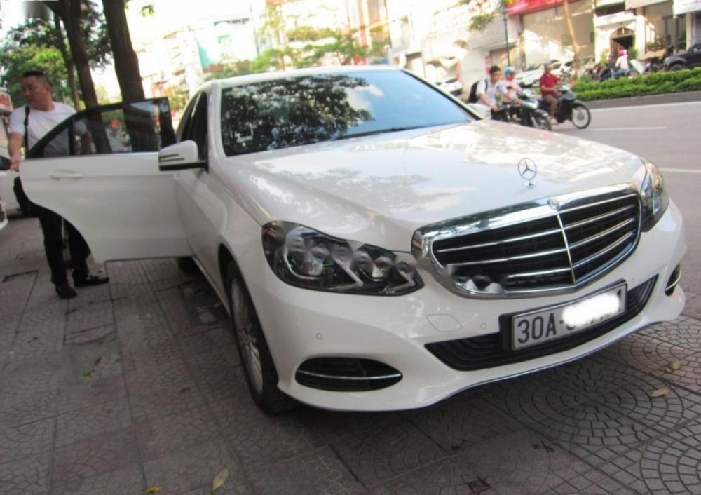 Mercedes-Benz E class E200 2015 - Bán Mercedes E200 sản xuất 2015, màu trắng