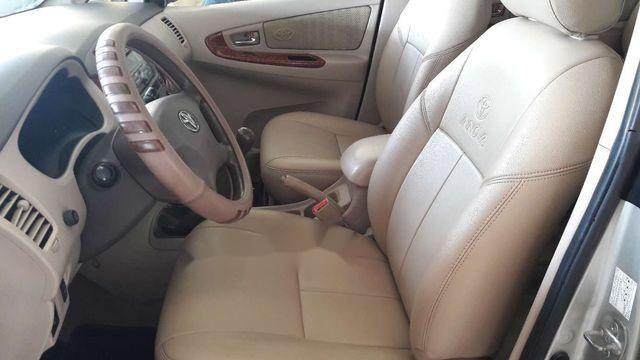 Toyota Innova   G 2007 - Cần bán gấp Toyota Innova G năm 2007, màu bạc xe gia đình