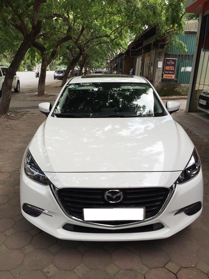 Mazda 3 Facelift 2017 - Cần bán Mazda 3 Facelift đăng ký 2018, màu trắng