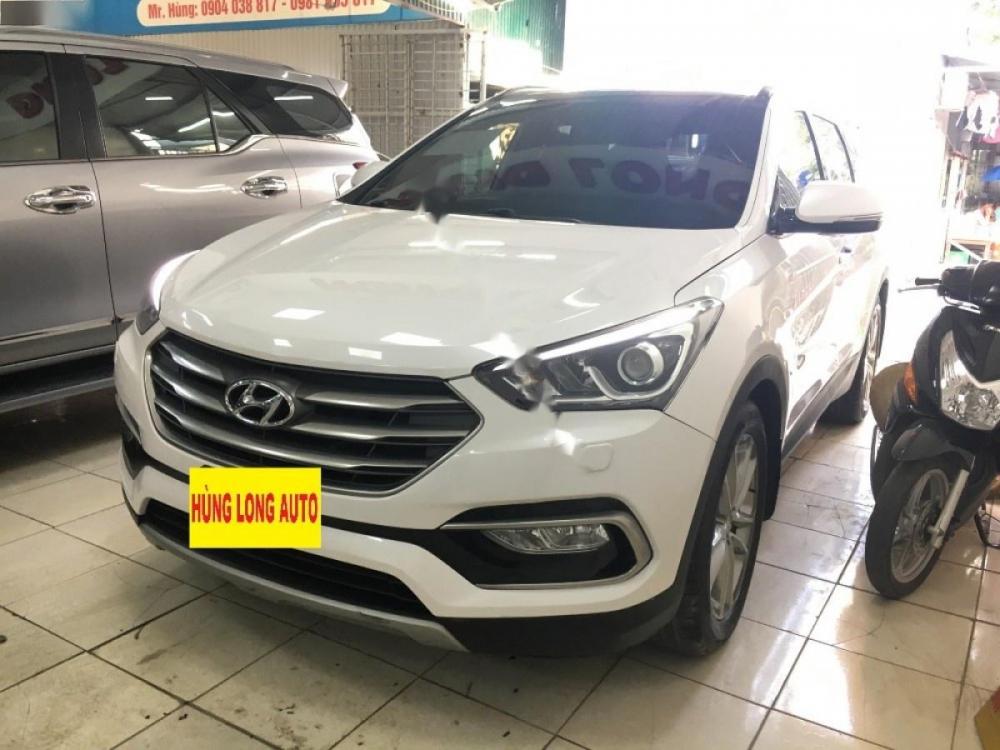 Hyundai Santa Fe 2.2 CRDi 4WD 2017 - Bán xe Hyundai Santa Fe 2.2 CRDi 4WD đời 2017, màu trắng