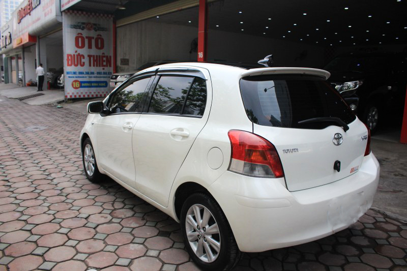 Toyota Yaris 1.3 AT 2009 - Cần bán Toyota Yaris 1.3 AT sản xuất năm 2009, màu trắng, nhập khẩu chính chủ