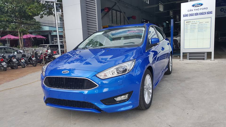 Ford Focus Sport 5D 1.5L Ecoboost 2018 - Bán Ford Focus Sport 5D 1.5L Ecoboost sản xuất 2018, màu xanh giá cạnh tranh