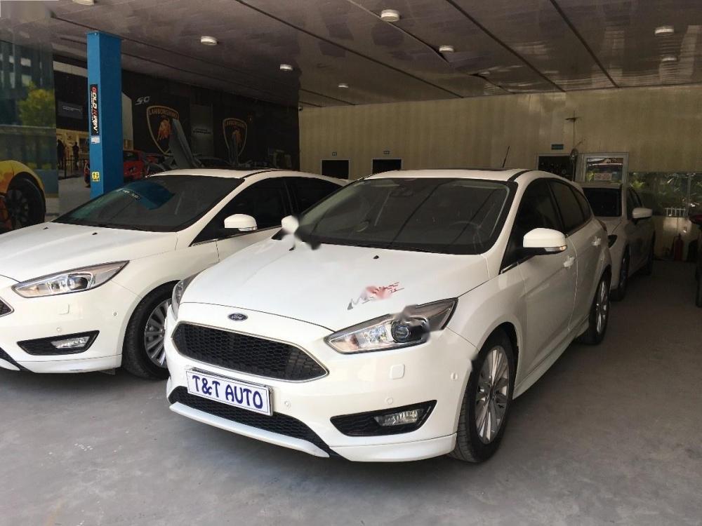 Ford Focus 2016 - Bán xe Ford Focus 2016, màu trắng, giá chỉ 668 triệu