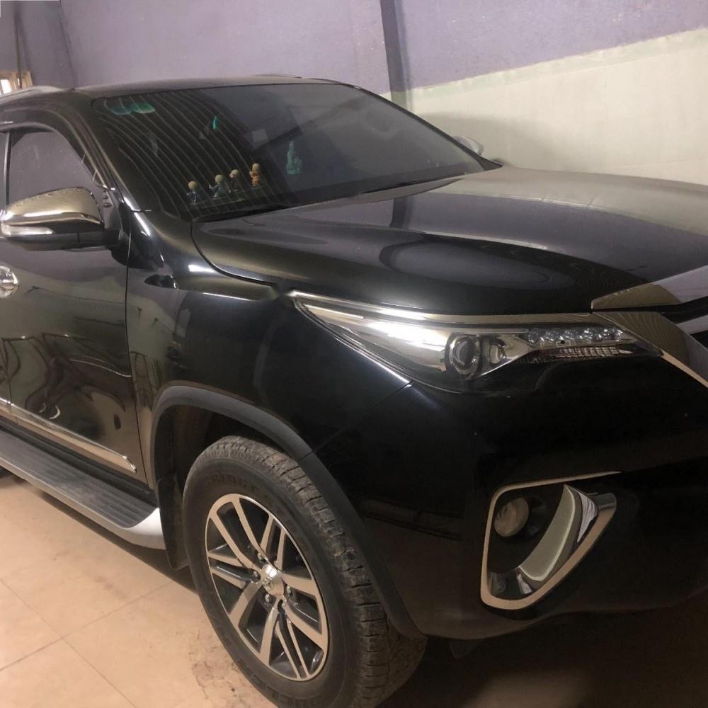 Toyota Fortuner 2017 - Bán Toyota Fortuner năm sản xuất 2017, màu đen, nhập khẩu như mới